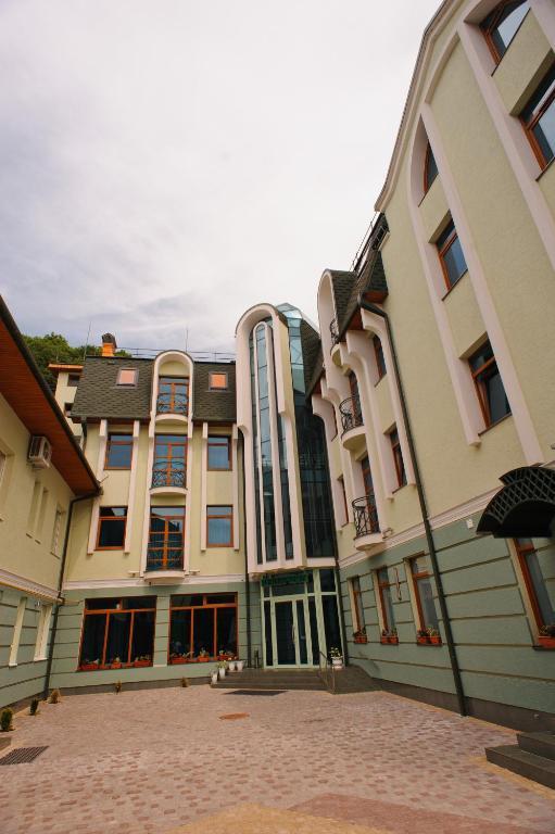 كوست Karpaty Hotel المظهر الخارجي الصورة