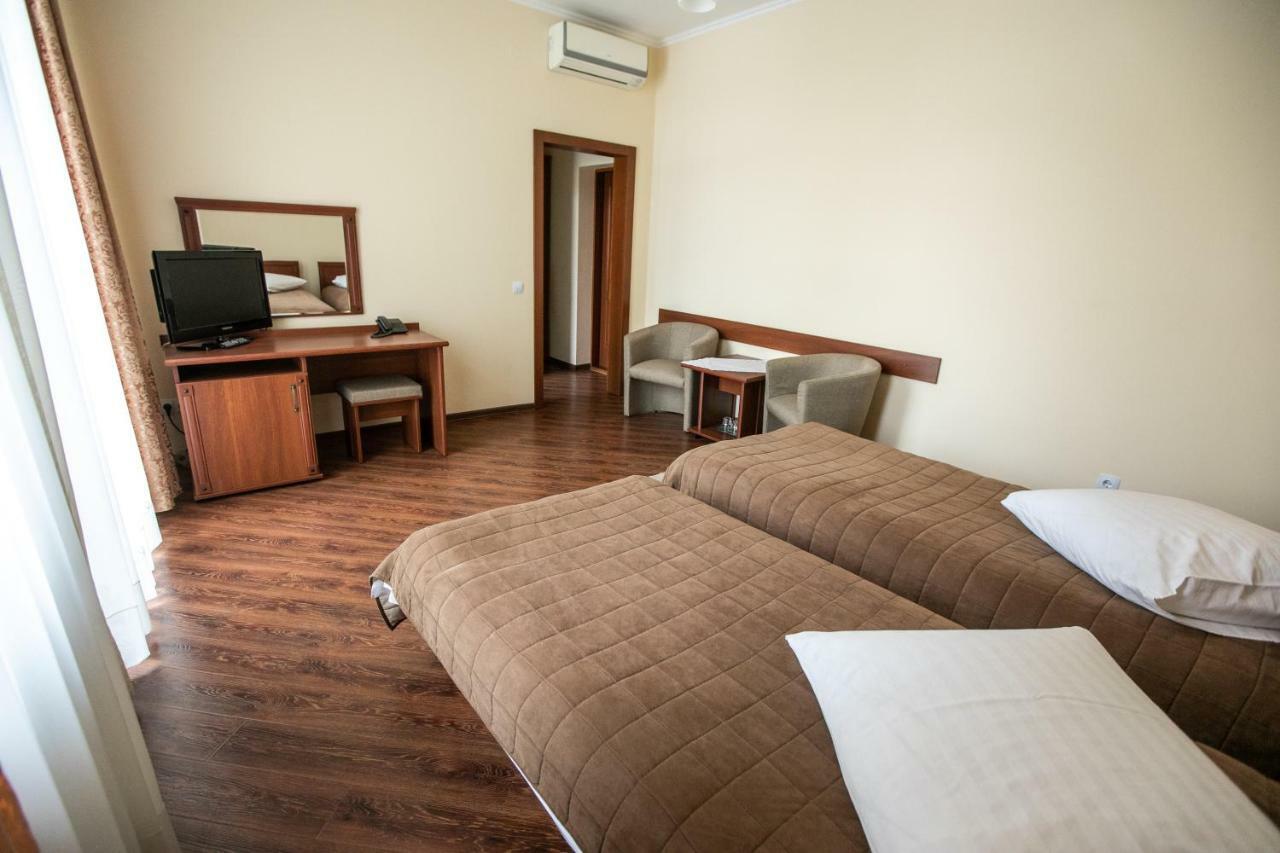 كوست Karpaty Hotel المظهر الخارجي الصورة